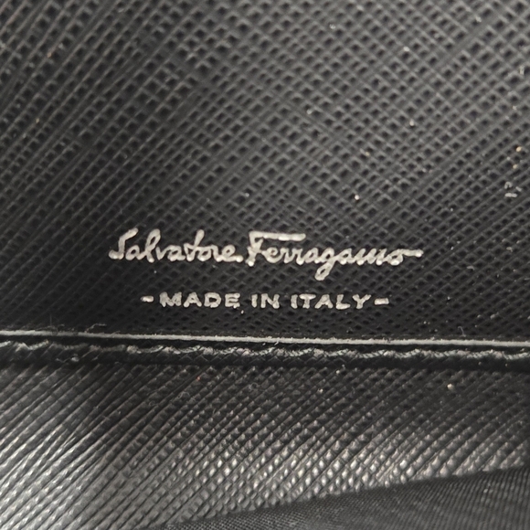 🐢 Salvatore Ferragamo Gancini   Wallet Zip Around Wallet Or Clutch. - Picture 9 of 12